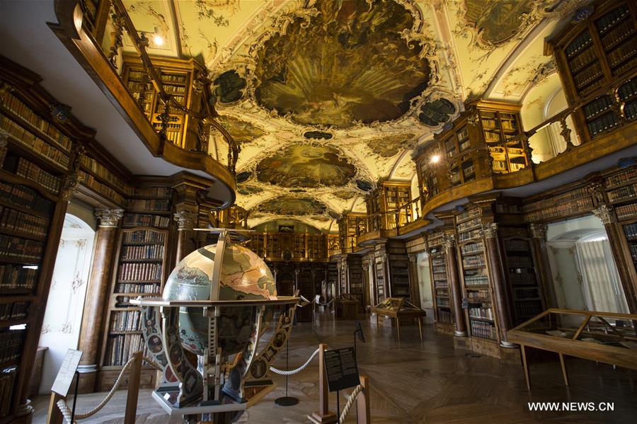 SWITZERLAND-ST.GALLEN CITY-ABBEY LIBRARY