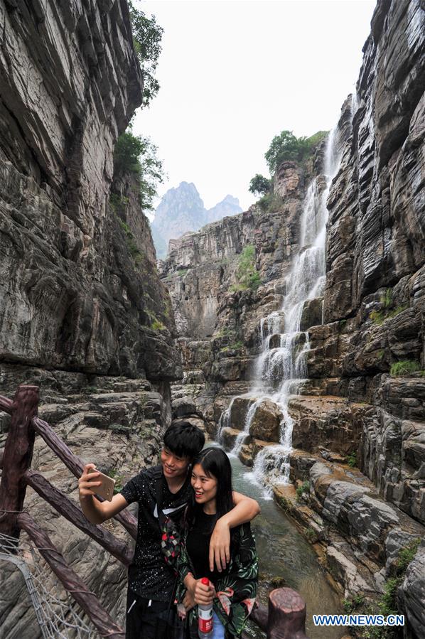 CHINA-HENAN-JIAOZUO-HONGSHI GORGE (CN)