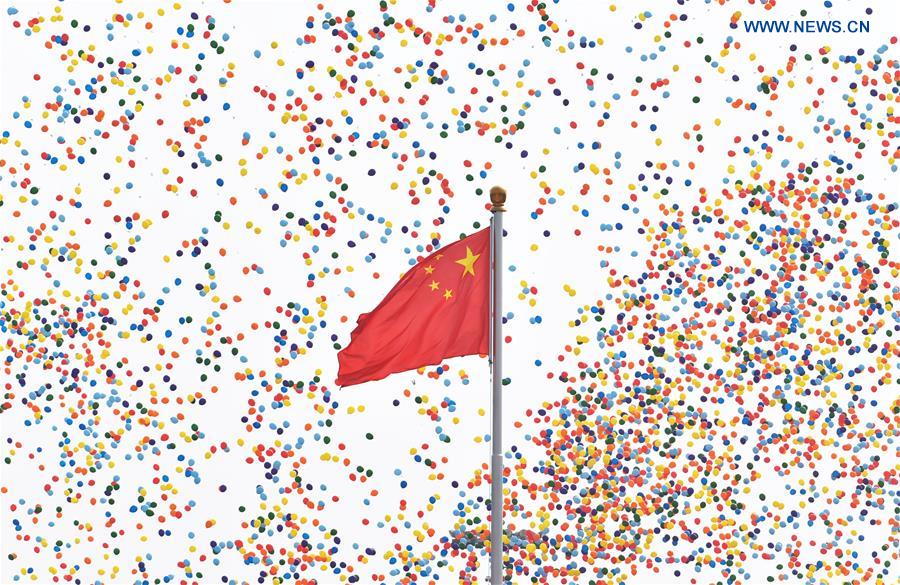 (PRC70Years) XINHUA PHOTOS OF THE DAY