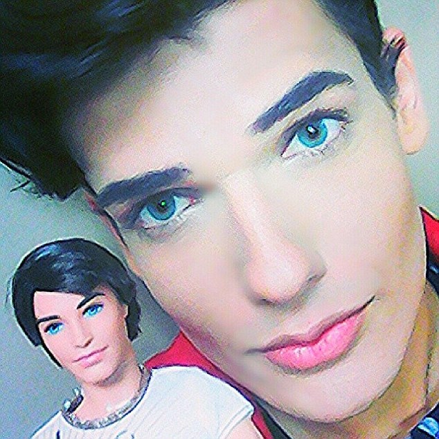 巴西男模花費(fèi)31萬元整容成&ldquo;芭比男友&rdquo;