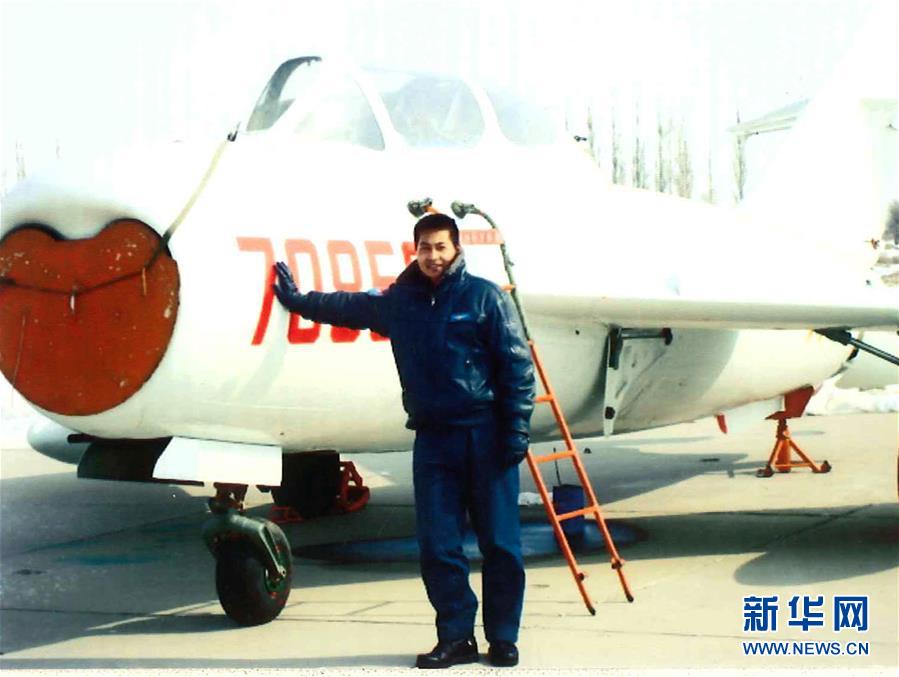 （建軍90周年&middot;英雄&middot;圖文互動）（3）聽，渤海灣有風吹過來&mdash;&mdash;追記海軍某艦載航空兵部隊一級飛行員張超