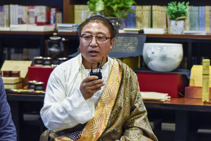 安久&middot;白瑪群加：絕對不能為了錢做手藝的傳承人，傳承手藝是因為我們有傳承民族特色文化的責任，要時刻謹記這一份責任。