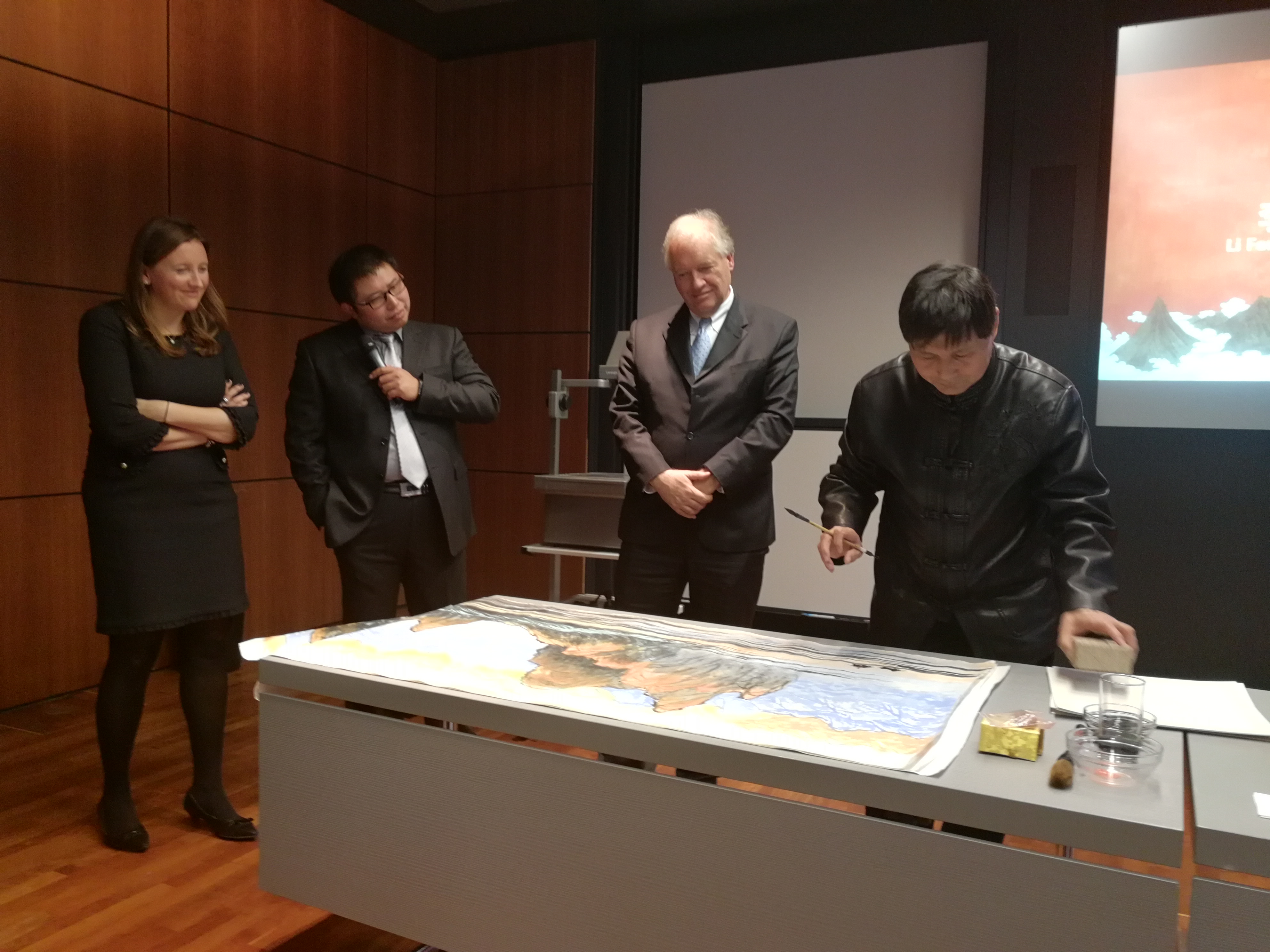 作為一個藝術家，我也要為這個國家和社會做一點自己的貢獻。在這次跨國文化交流活動中，作為唯一的隨團畫家，我創作出了多幅以&ldquo;一帶一路&rdquo;為主題的中國畫。