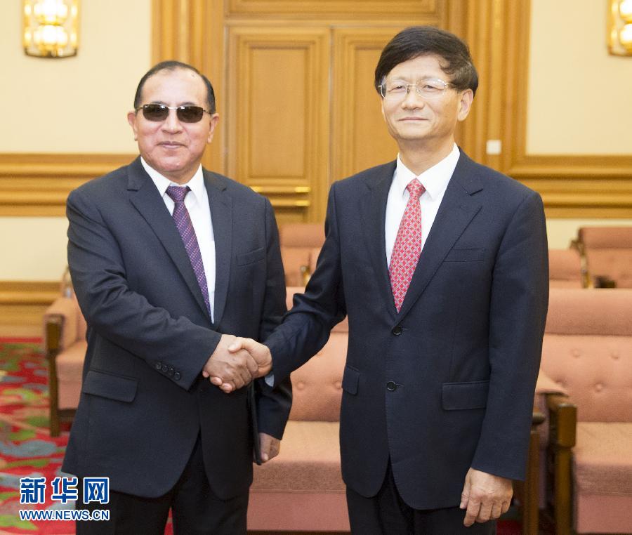 9月5日,中共中央政治局委員、中央政法委書記孟建柱在北京會見秘魯最高法院院長維克托·盧卡斯·蒂科納。 新華社記者 黃敬文 攝 9月5日,中共中央政治局委員、中央政法委書記孟建柱在北京會見秘魯最高法院院長維克托·盧卡斯·蒂科納。 新華社記者 黃敬文 攝