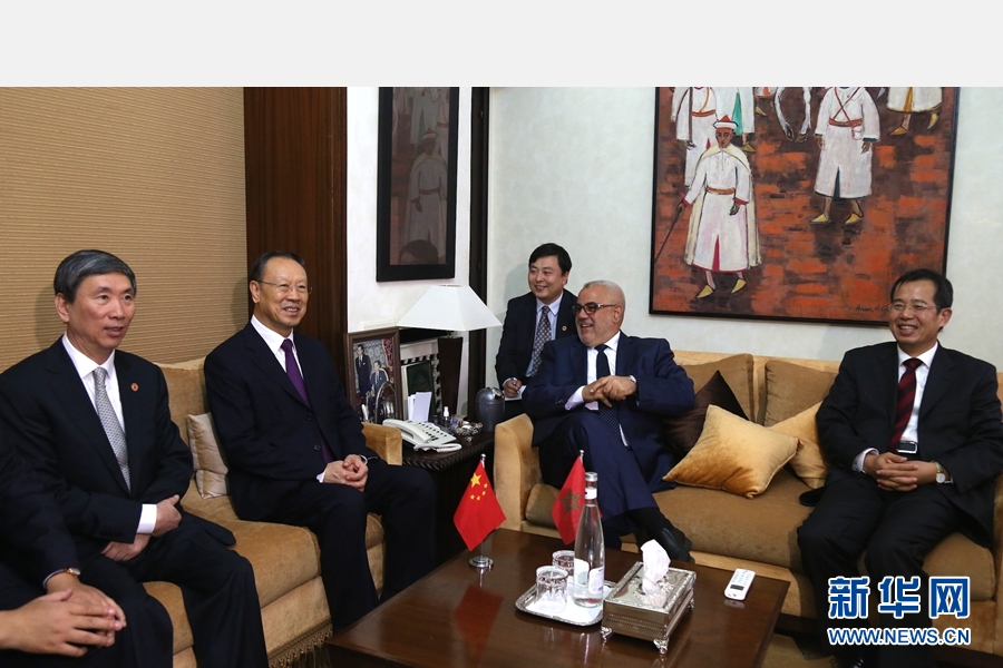 9月19日,在摩洛哥首都拉巴特,中共中央書記處書記、全國政協副主席杜青林(左二)會見摩洛哥政府首腦本·基蘭(右二)。應摩洛哥參議院邀請,中共中央書記處書記、全國政協副主席杜青林于18日至20日率中共代表團訪摩,分別會見政府首腦本·基蘭、參議長本希馬、真實性與現代黨總書記奧馬里等。新華社記者劉鍇攝 9月19日,在摩洛哥首都拉巴特,中共中央書記處書記、全國政協副主席杜青林(左二)會見摩洛哥政府首腦本·基蘭(右二)。應摩洛哥參議院邀請,中共中央書記處書記、全國政協副主席杜青林于18日至20日率中共代表團訪摩,分別會見政府首腦本·基蘭、參議長本希馬、真實性與現代黨總書記奧馬里等。新華社記者劉鍇攝