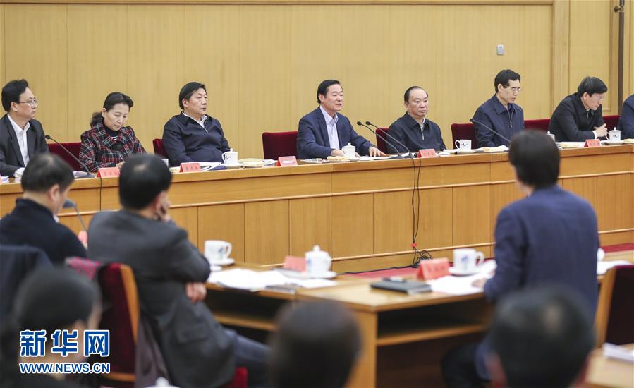 3月17日，中共中央政治局委員、中央書(shū)記處書(shū)記、中宣部部長(zhǎng)劉奇葆在北京出席中華優(yōu)秀傳統(tǒng)文化傳承發(fā)展工作座談會(huì)。 新華社記者丁林?jǐn)z