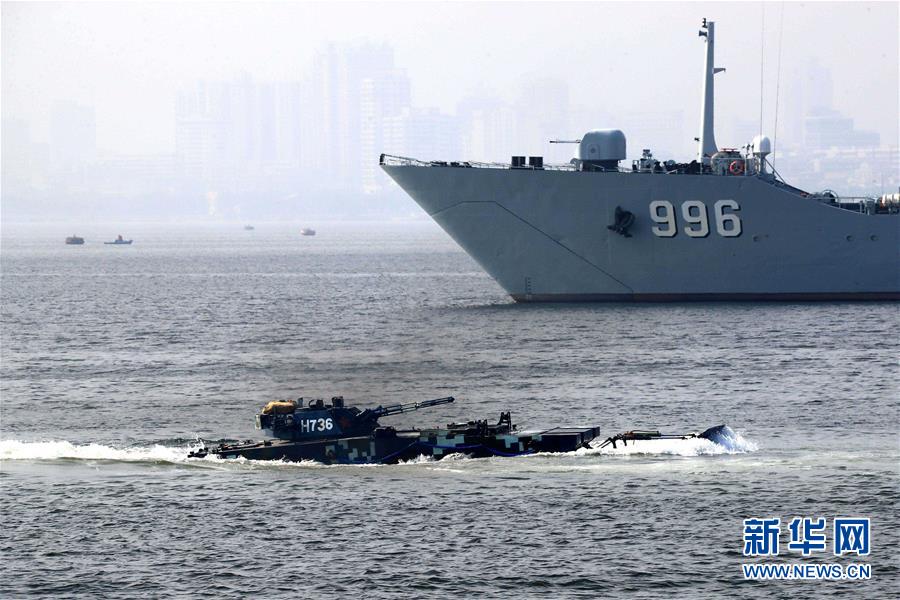 (新華全媒頭條·圖文互動(dòng))(7)備戰(zhàn)踏上新起點(diǎn),練兵展現(xiàn)新氣象——2018中國(guó)軍隊(duì)新年開訓(xùn)全景大掃描