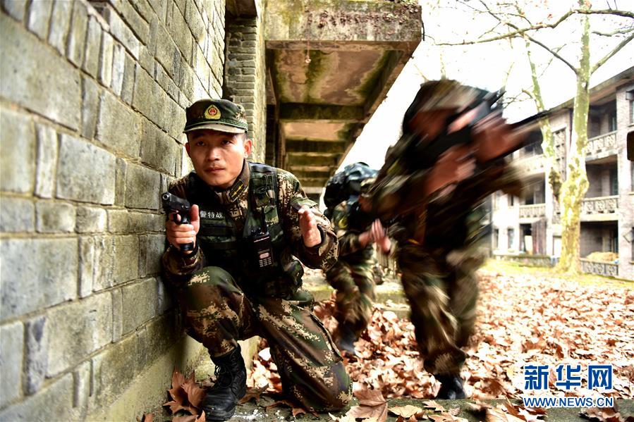 (新華全媒頭條·圖文互動(dòng))(11)備戰(zhàn)踏上新起點(diǎn),練兵展現(xiàn)新氣象——2018中國軍隊(duì)新年開訓(xùn)全景大掃描