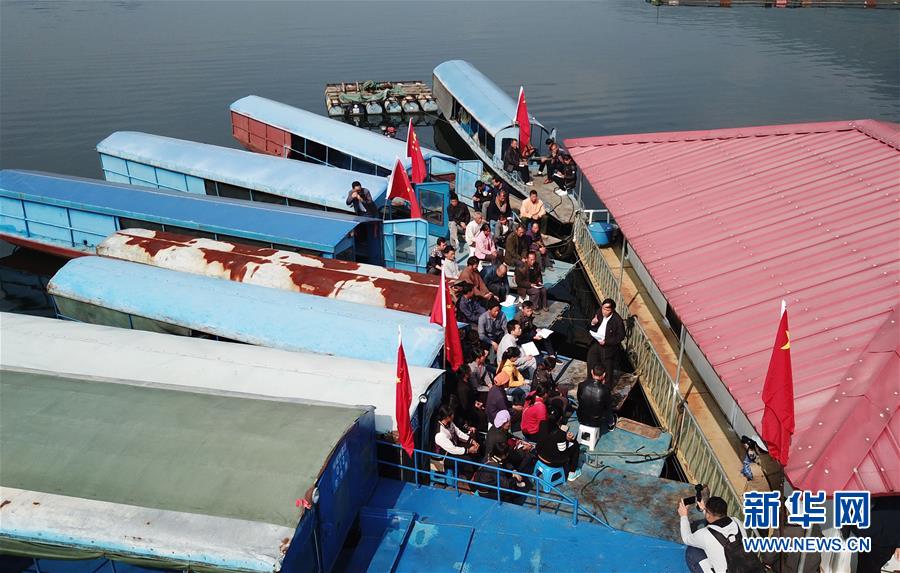 (新華全媒頭條·圖文互動)(10)全黨來一個大學習——新時代中國共產(chǎn)黨人的理論自覺