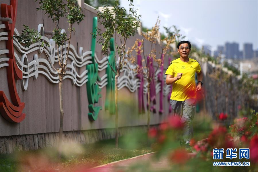 （體育&middot;圖片故事）（10）&ldquo;百馬&rdquo;老人的跑步人生