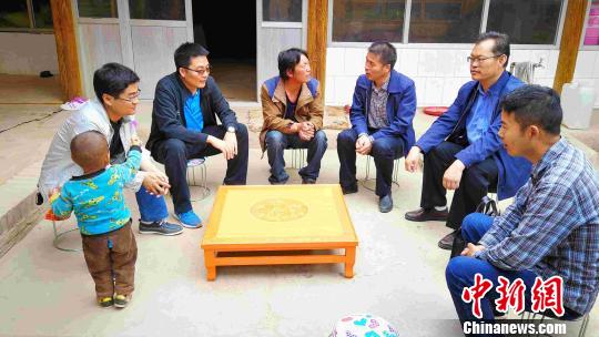 青海扶貧&ldquo;第一書記&rdquo;：為貧困山區(qū)孩子圓了&ldquo;上學夢&rdquo;