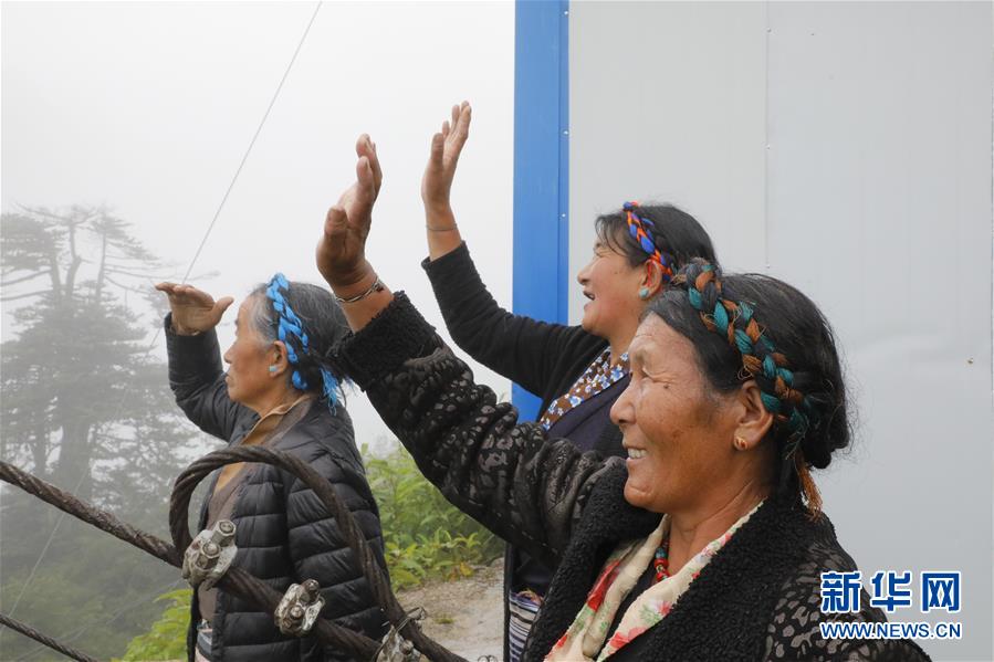 （圖文互動）（3）特寫：&ldquo;八一&rdquo;禮物，飛向云端哨所