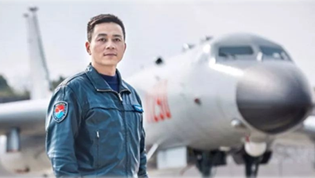 中國軍人:負重前行只為你能歲月靜好