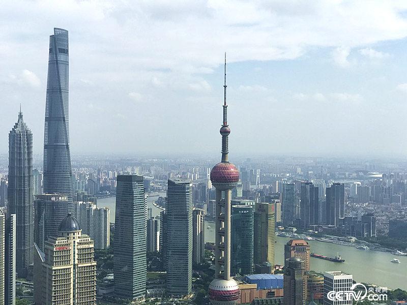 　　長三角更高質量的一體化發(fā)展，將建成具有全球競爭力的世界級城市群。圖為上海陸家嘴（孔華/攝）