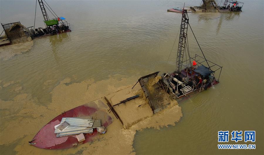 （新華視點(diǎn)&middot;圖文互動(dòng)）（2）小作坊&ldquo;游擊&rdquo;盜采、查處窩點(diǎn)&ldquo;死灰復(fù)燃&rdquo;，海南非法采砂緣何難止？