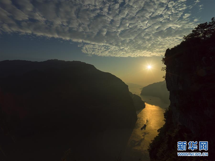 （百城百縣百企調研行&middot;圖文互動）（5）建設長江綠色走廊再譜新章&mdash;&mdash;長江三峽集團發展紀實