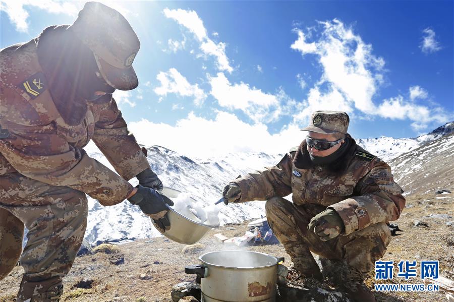 (向奉獻者致敬·圖文互動)(5)情注一纜通滇藏——記某信息通信基地四營五連連長翁春芳