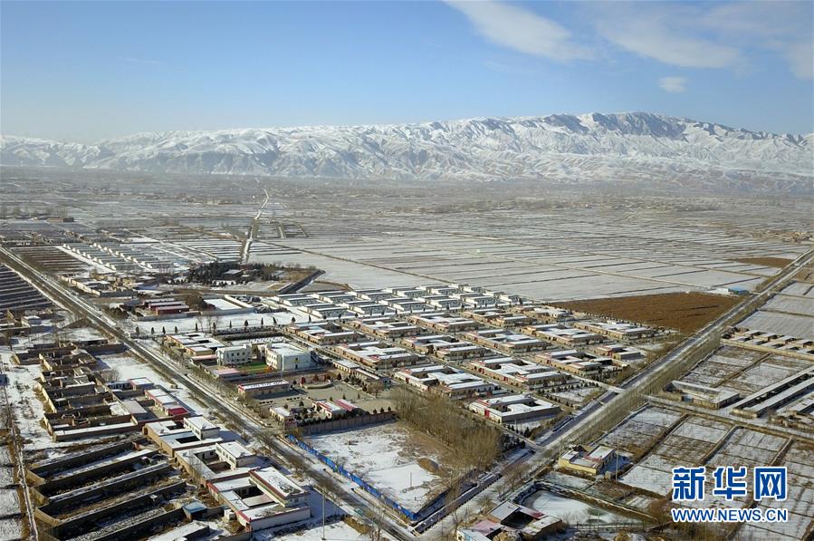 (慶祝改革開放40周年基層行·村莊篇·圖文互動)(5)甘肅武威上莊村:雜亂不堪的村莊變了 農(nóng)民住進“幸福院”