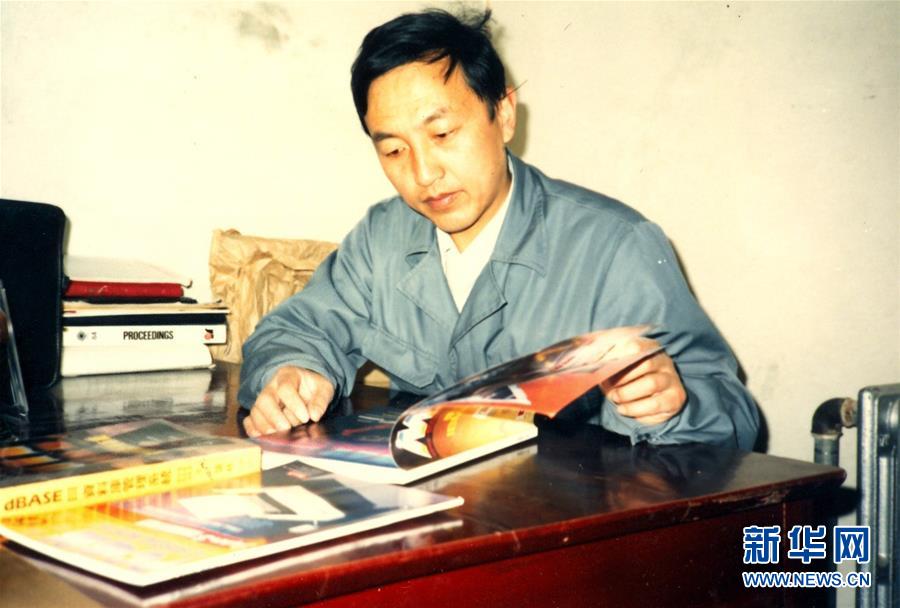 (改革先鋒風采·圖文互動)(3)“像勇士一樣往前沖”——記“科技產業化的先行者”柳傳志