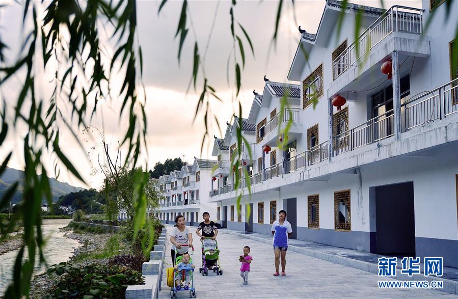 (奮進(jìn)新時代·迎接兩會)(9)共享發(fā)展——向共同富裕方向穩(wěn)步前進(jìn)