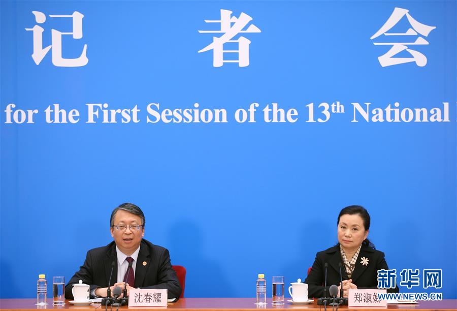 (兩會)(2)十三屆全國人大一次會議秘書處法案組有關(guān)負責人回應(yīng)憲法修正案熱點問題