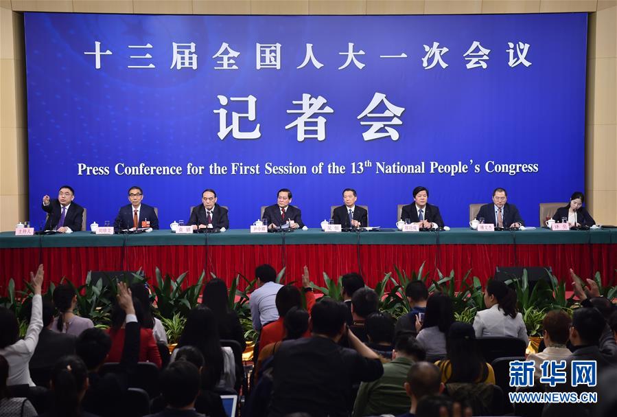 （兩會&middot;XHDW）（1）全國人大相關負責人就&ldquo;人大監督工作&rdquo;答記者問