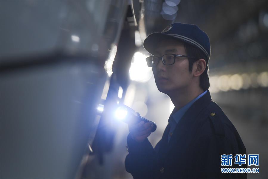 (圖文互動)(1)地震少年李長安的首次春運