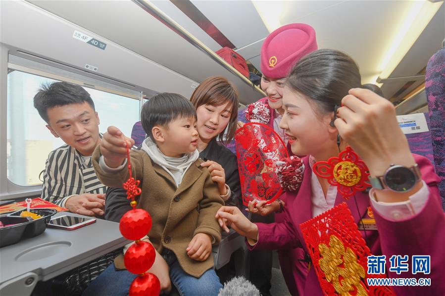 (新華全媒頭條·春運(yùn)高峰·圖文互動)(5)感受春運(yùn)新變化