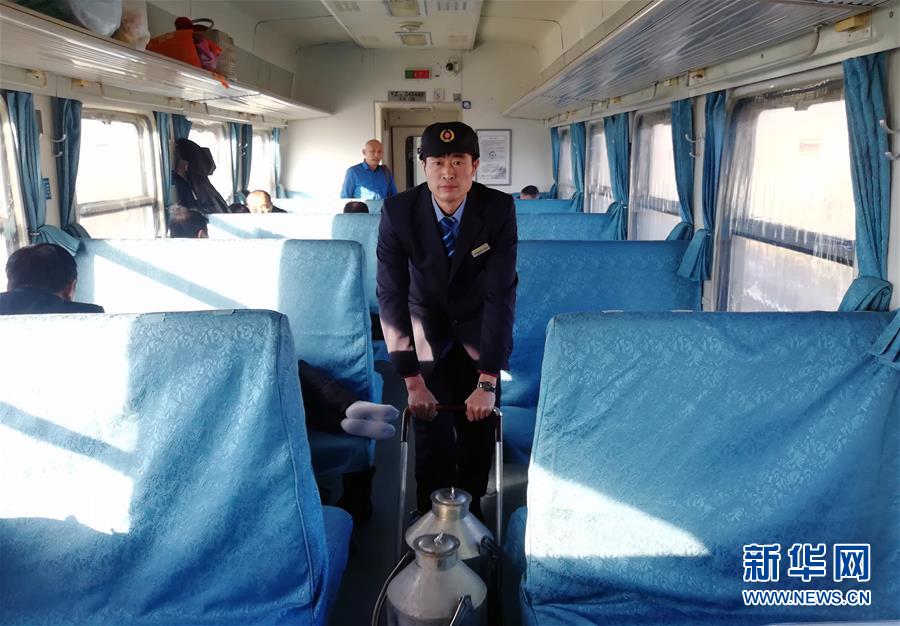 (新春走基層·圖文互動)(1)變的是時間,不變的是溫情——開往小興安嶺深處的幸福“慢火車”