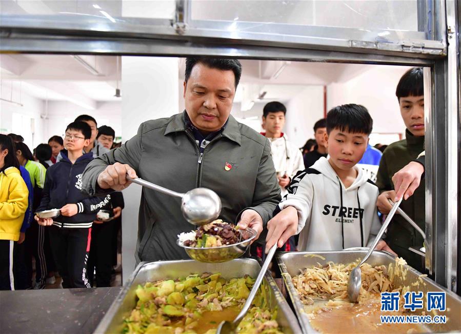 （社會）（1）《學校食品安全與營養健康管理規定》今日施行