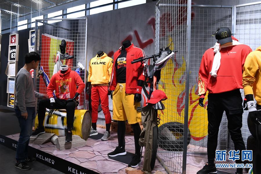 (在習近平新時代中國特色社會主義思想指引下——新時代新作為新篇章·圖文互動)(5)國際范兒·科技范兒·綠色范兒——傳統制造業嶄露“新面孔”