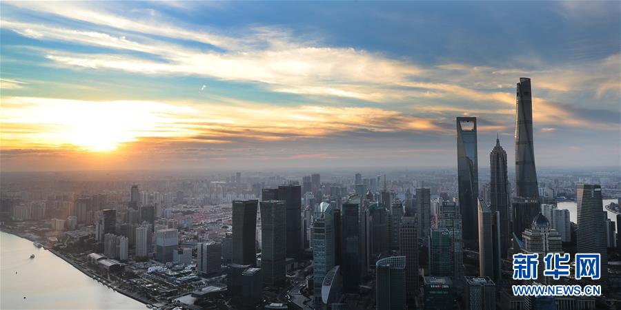 (新華全媒頭條·壯麗70年 奮斗新時代——推動高質(zhì)量發(fā)展調(diào)研行·圖文互動)(7)百尺竿頭再登攀——高質(zhì)量發(fā)展的“上海答卷”