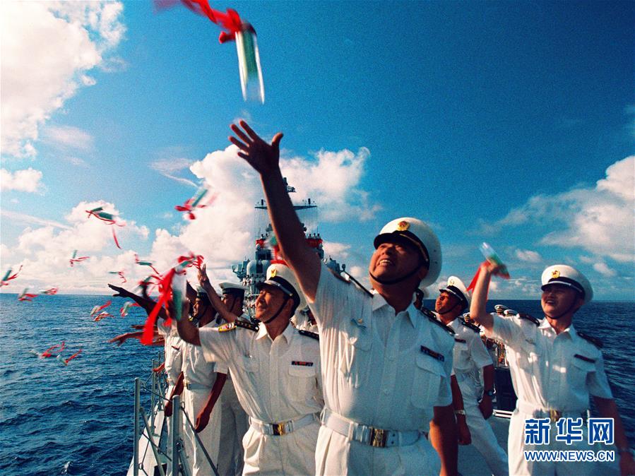 （新華全媒頭條&middot;人民海軍70年&middot;圖文互動）（1）向海圖強春潮涌&mdash;&mdash;黨中央、中央軍委和習主席關(guān)心人民海軍建設(shè)發(fā)展紀實