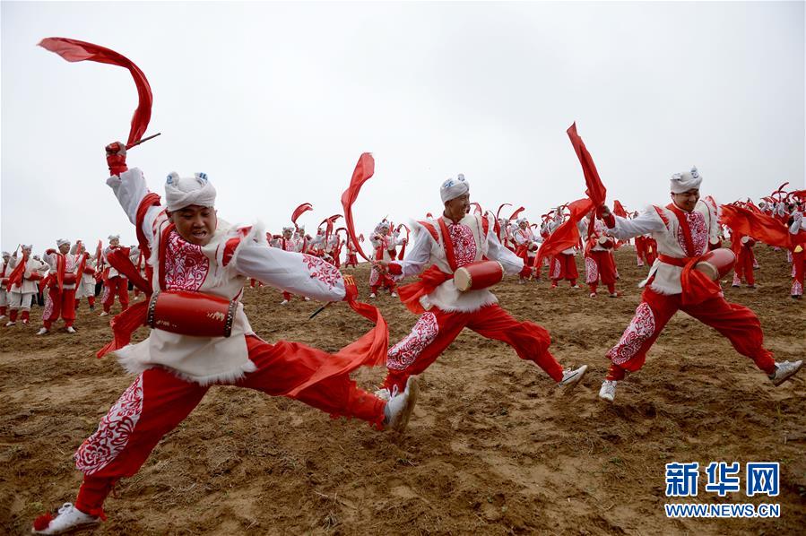 (新華全媒頭條·圖文互動(dòng))(6)春暉沐浴寶塔山——寫(xiě)在延安各縣整體脫貧摘帽之際