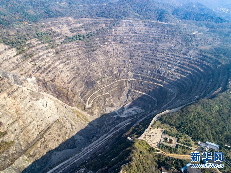 (壯麗70年·奮斗新時代——共和國發展成就巡禮·圖文互動)(2)潮涌楚天闊——湖北砥礪奮進70年譜寫高質量發展華章