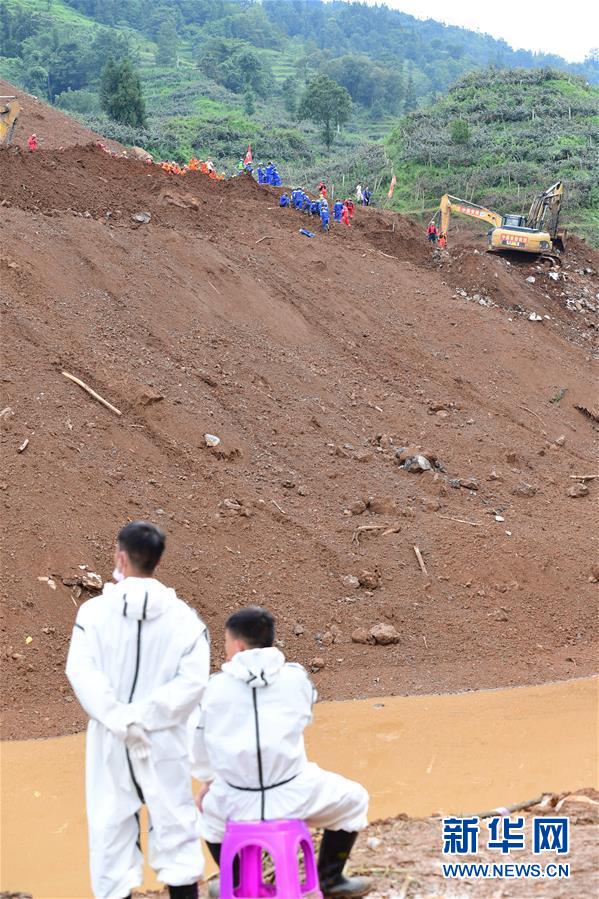 （新華全媒頭條&middot;圖文互動）（9）有一絲希望，就盡百倍努力&mdash;&mdash;貴州水城&ldquo;7&middot;23&rdquo;特大山體滑坡72小時救援紀實