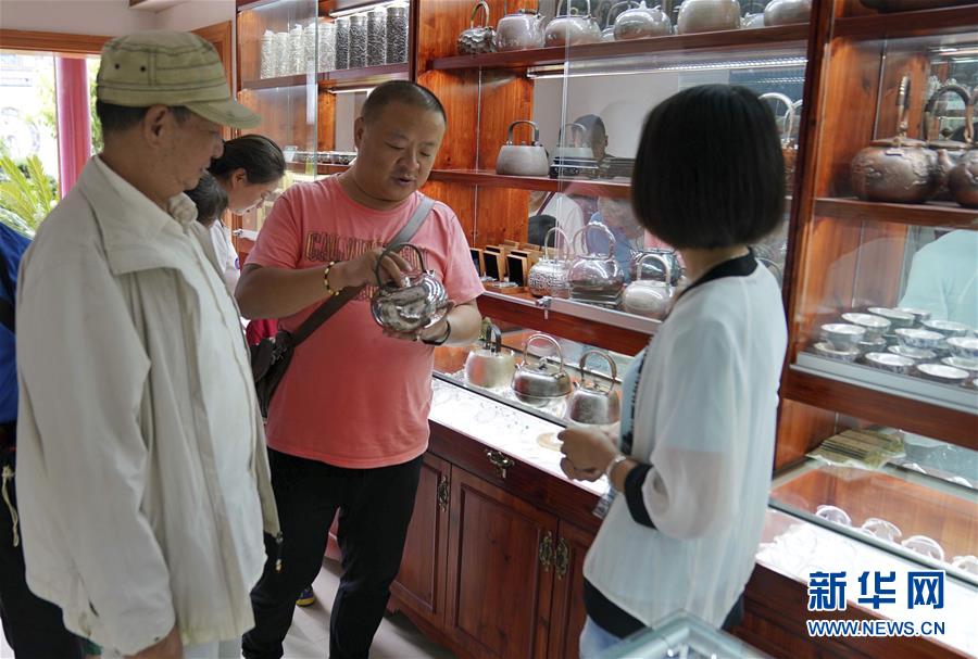 (在習近平新時代中國特色社會主義思想指引下——新時代新作為新篇章·總書記關心的百姓身邊事·圖文互動)(3)留住鄉愁 綻放新顏——傳統村落保護激發鄉村活力