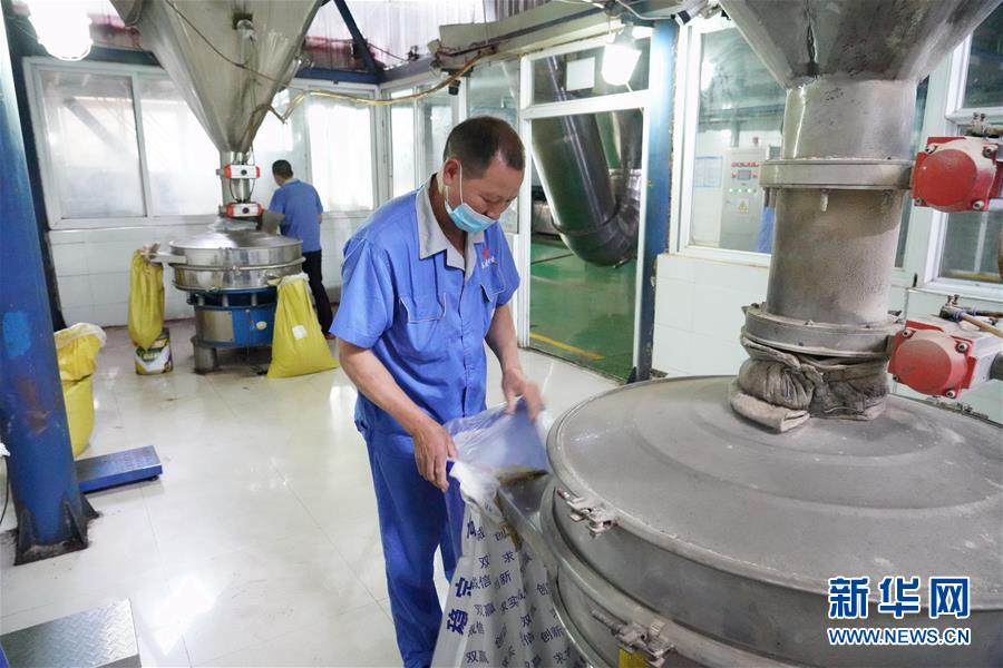 (在習近平新時代中國特色社會主義思想指引下——新時代新作為新篇章·總書記關心的百姓身邊事·圖文互動)(2)大污染變身“大寶藏”:治理畜禽糞污,他們這樣干!