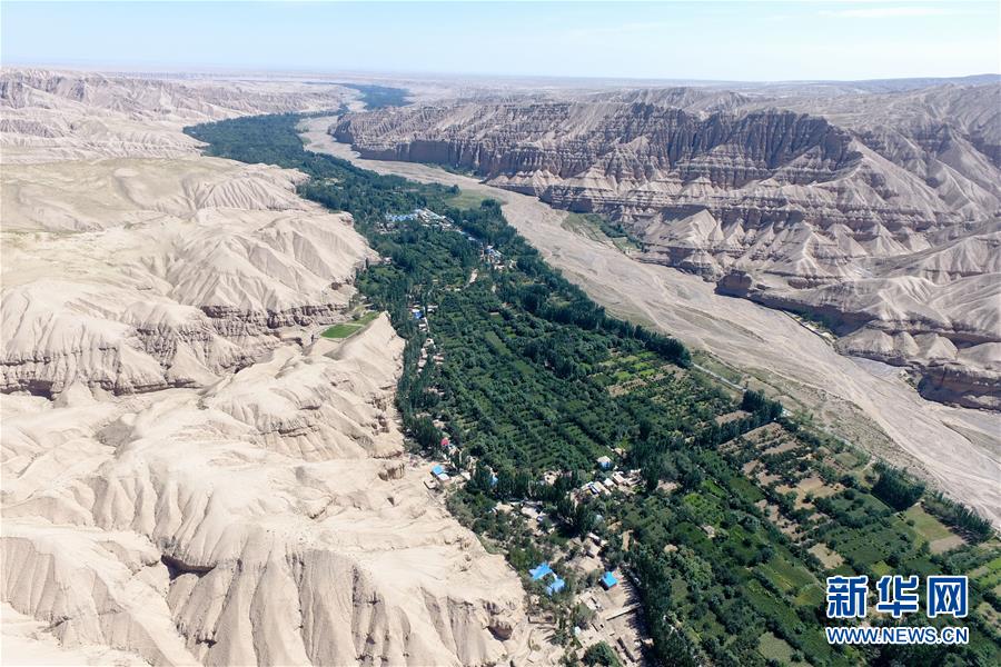 （決戰決勝脫貧攻堅&middot;圖文互動）（4）拋在舊鄉的&ldquo;火墻&rdquo;&mdash;&mdash;新疆易地扶貧搬遷安置點見聞