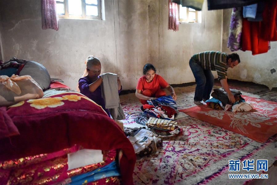 （決戰決勝脫貧攻堅&middot;圖文互動）（6）拋在舊鄉的&ldquo;火墻&rdquo;&mdash;&mdash;新疆易地扶貧搬遷安置點見聞