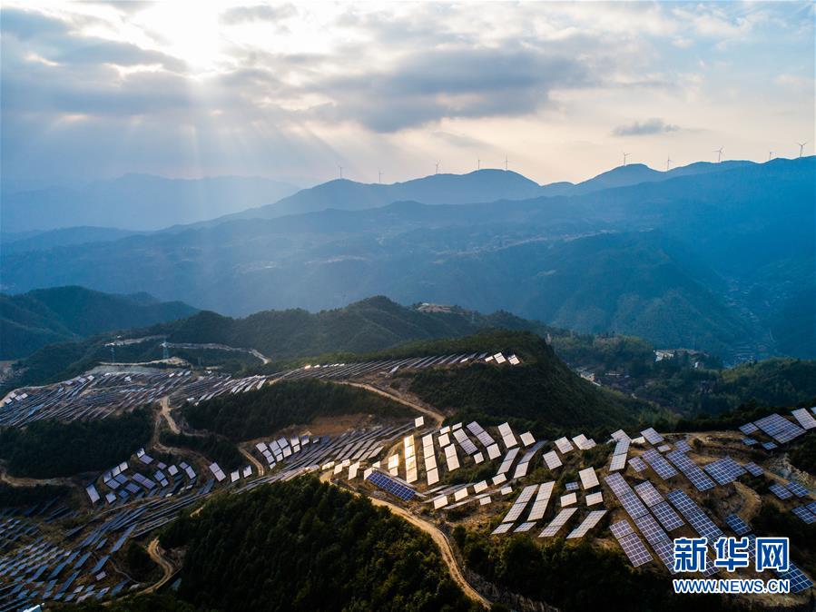 (壯麗70年·奮斗新時代——共和國發(fā)展成就巡禮·圖文互動)(1)從“用不上”到“有保障”——共和國能源業(yè)發(fā)展成就巡禮