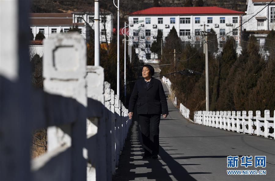 （新華全媒頭條&middot;自信中國(guó)&middot;70年啟示錄&middot;圖文互動(dòng)）（1）初心不改為人民&mdash;&mdash;從壯闊70年看中國(guó)情懷