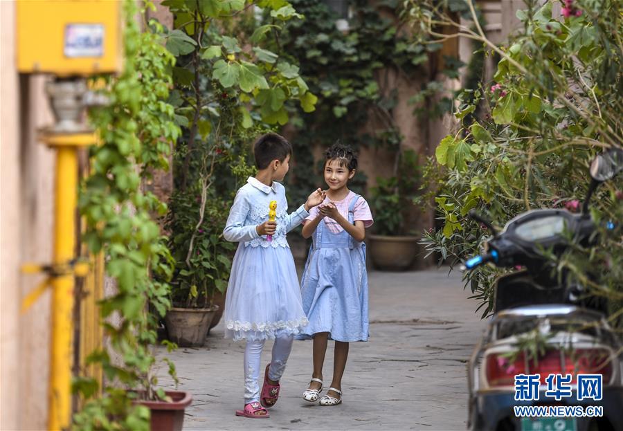 (新華全媒頭條·圖文互動)(7)同心筑夢映天山——新疆70年改革發展穩定述評
