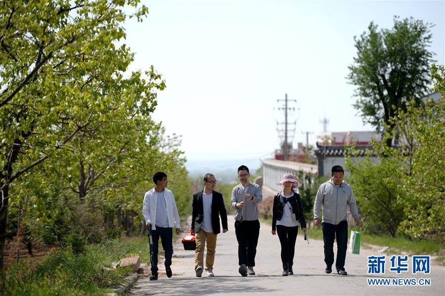 (在習近平新時代中國特色社會主義思想指引下——新時代新作為新篇章·總書記關心的百姓身邊事·圖文互動)(5)“農”字頭照樣“大”作為——豐收時節看涉農高校人才在希望的田野