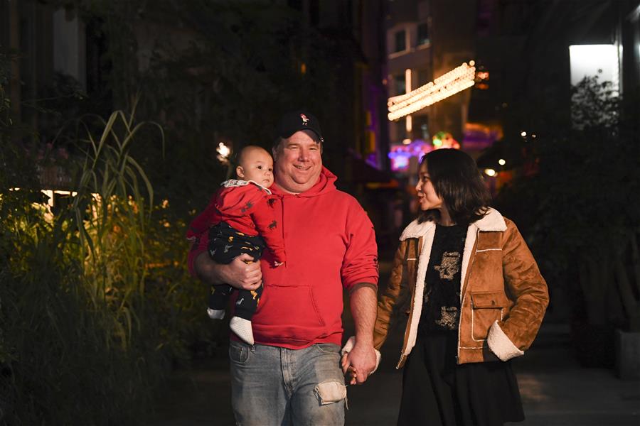 (在習(xí)近平新時(shí)代中國特色社會主義思想指引下——新時(shí)代新作為新篇章·總書記關(guān)切開放事·圖文互動(dòng))(3)中國引力:在開放的中國共創(chuàng)幸福