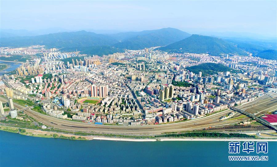 (新華全媒頭條·四中全會精神在基層·圖文互動)(1)沖破衰退循環 引領生態崛起——東北老工業基地城市本溪綠色轉型煥發朝氣