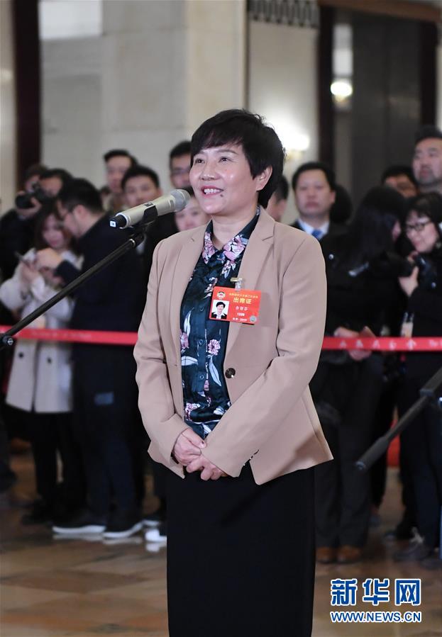 （兩會(huì)&middot;面對(duì)面）（5）全國(guó)政協(xié)委員接受采訪