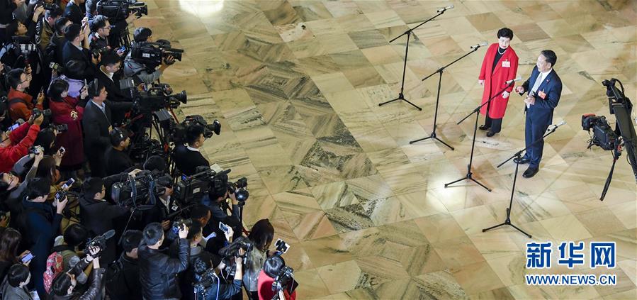 （兩會&middot;面對面）（7）全國政協(xié)委員接受采訪