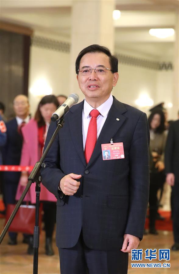 （兩會(huì)&middot;面對(duì)面）（2）全國人大代表接受采訪