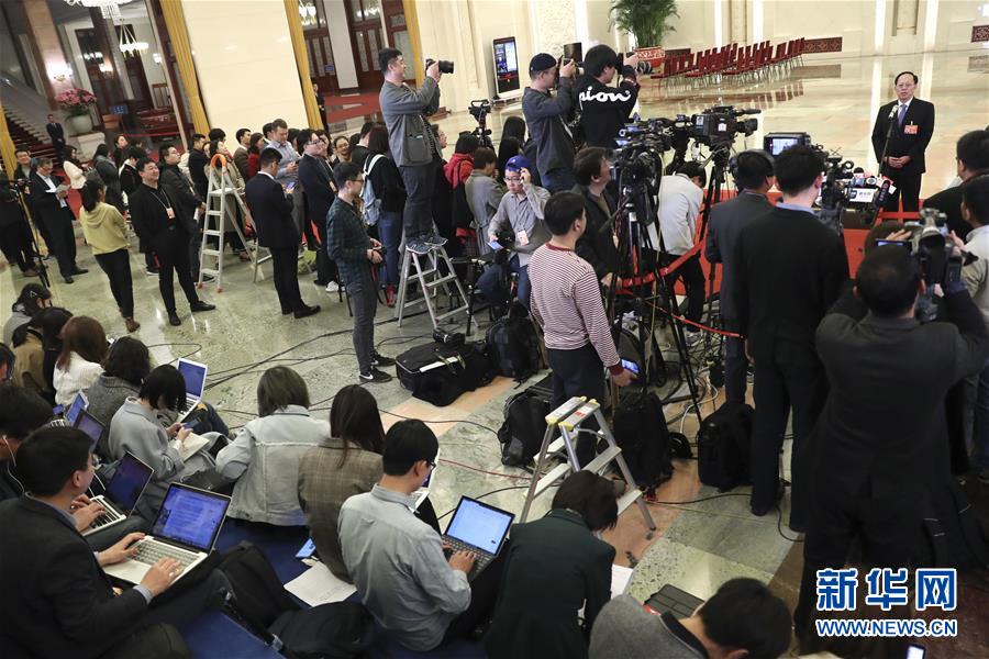 （兩會(huì)&middot;面對(duì)面）（11）采訪部長(zhǎng)